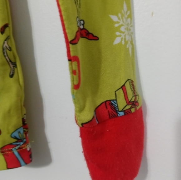 Dr. SEUSS The Grinch LONG SLEEVE "MERRY GRINCHMAS" CHILDS 8 PAJAMA TOP - Picture 3 of 5